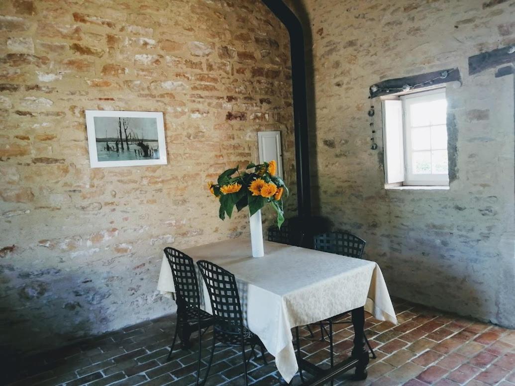 Une Maison De Campagne En Bourgogne Du Sud Tournus Ngoại thất bức ảnh